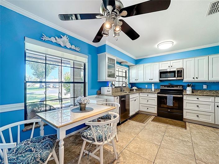 Image No.8-3 Bed Property for sale