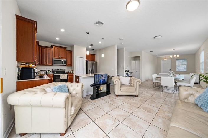 Image No.8-3 Bed Townhouse for sale