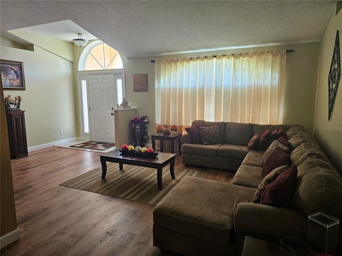 Image No.10-3 Bed Property for sale