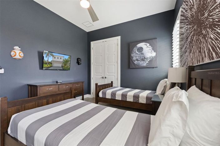 Image No.12-5 Bed Property for sale