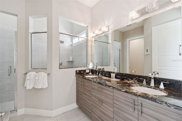 Image No.27-5 Bed Property for sale