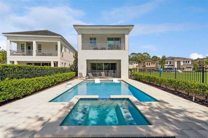 Image No.30-5 Bed Property for sale