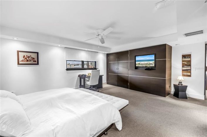 Image No.25-2 Bed Property for sale