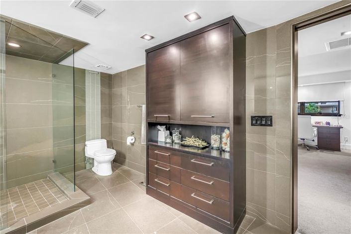 Image No.32-2 Bed Property for sale