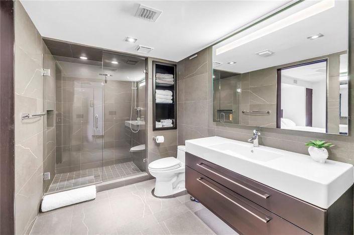 Image No.35-2 Bed Property for sale