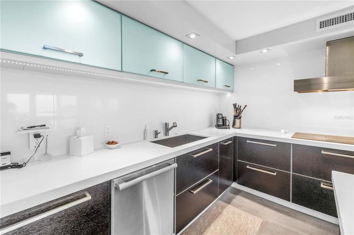 Image No.8-2 Bed Property for sale