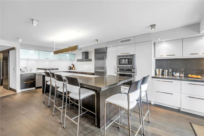 Image No.9-2 Bed Property for sale