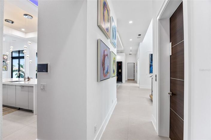 Image No.12-4 Bed Property for sale