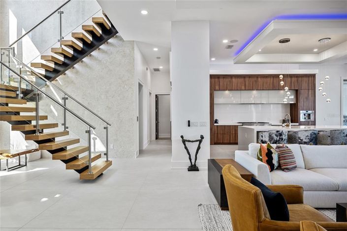 Image No.13-4 Bed Property for sale