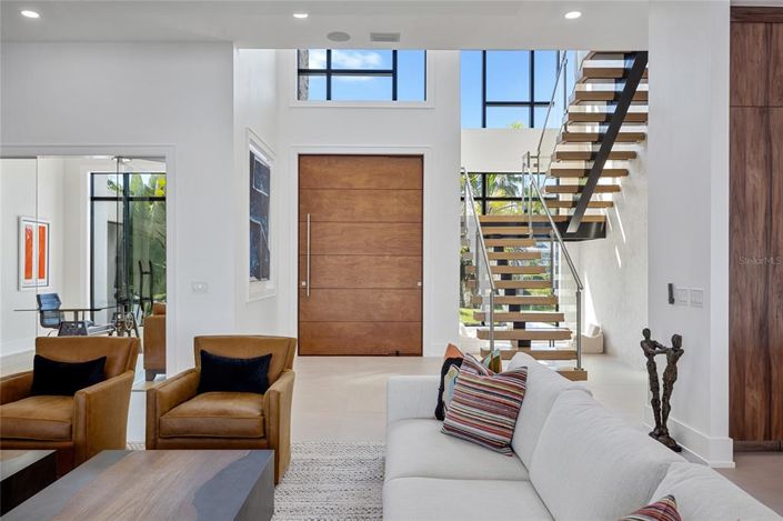 Image No.15-4 Bed Property for sale