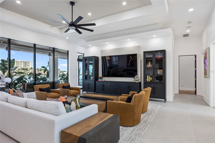 Image No.18-4 Bed Property for sale