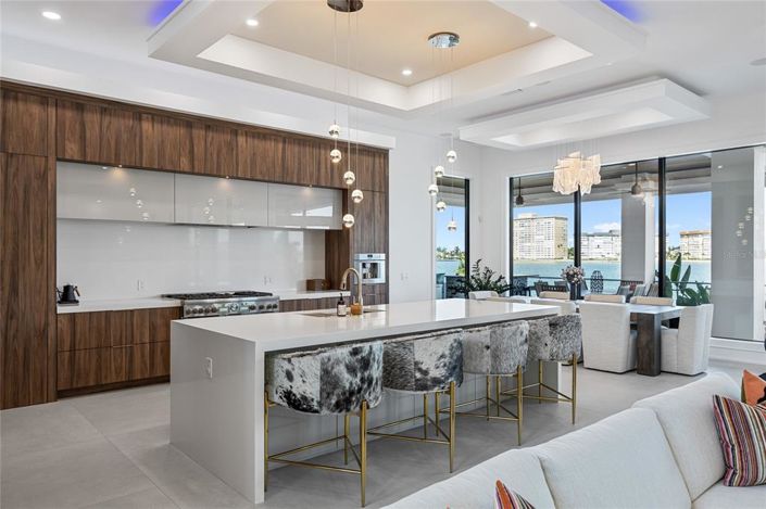 Image No.20-4 Bed Property for sale