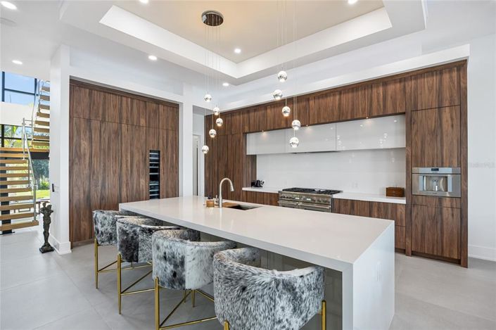 Image No.22-4 Bed Property for sale