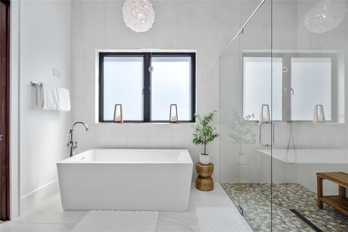 Image No.38-4 Bed Property for sale