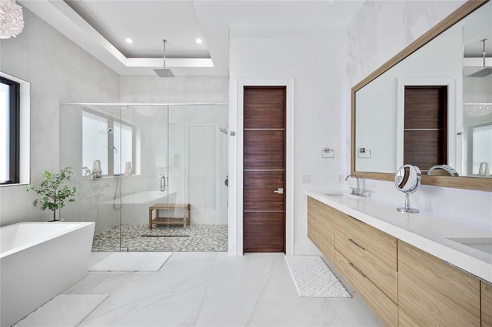 Image No.39-4 Bed Property for sale