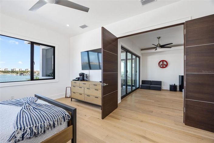 Image No.51-4 Bed Property for sale