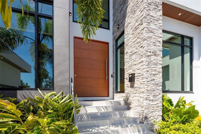 Image No.7-4 Bed Property for sale