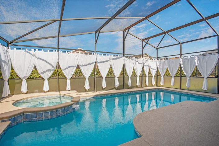 Image No.17-4 Bed Property for sale