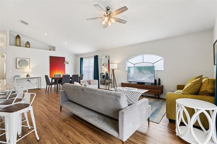 Image No.5-4 Bed Property for sale