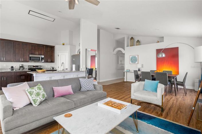 Image No.7-4 Bed Property for sale