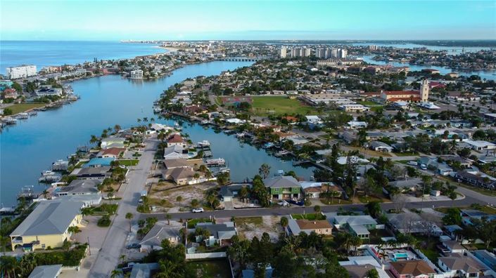 Image No.10-3 Bed Property for sale