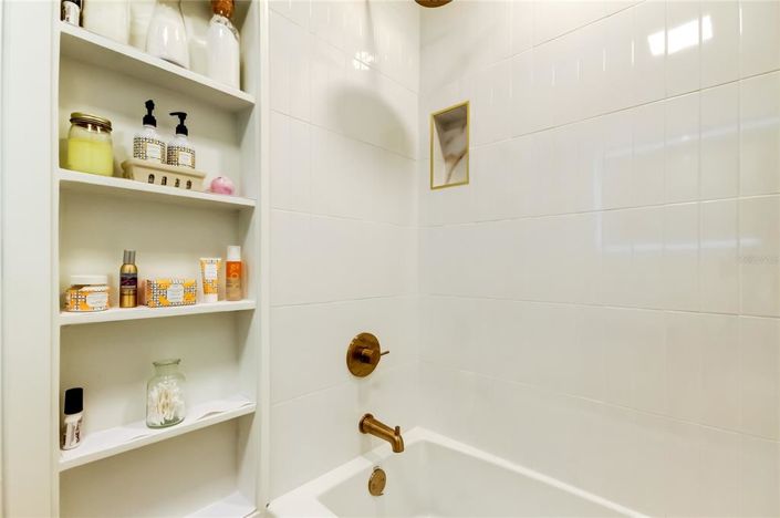 Image No.45-3 Bed Property for sale