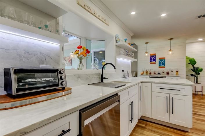 Image No.67-3 Bed Property for sale