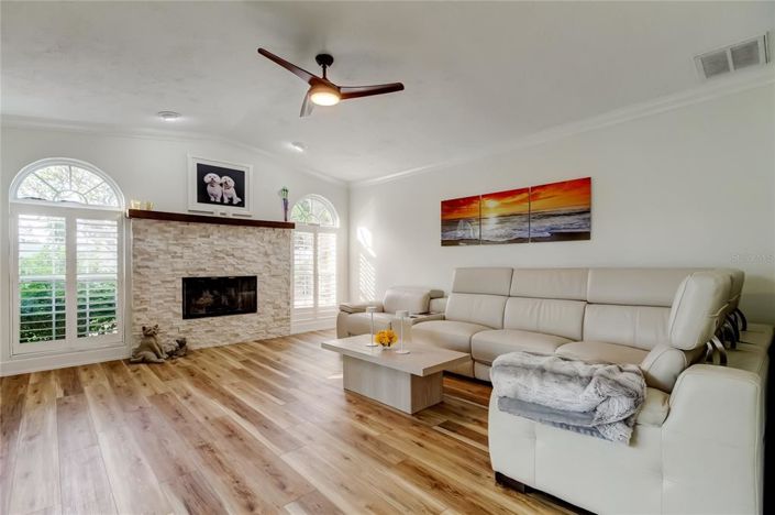 Image No.73-3 Bed Property for sale