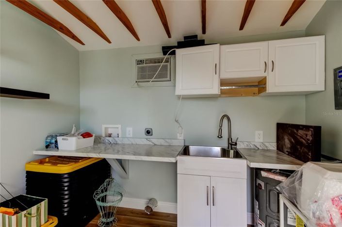 Image No.90-3 Bed Property for sale