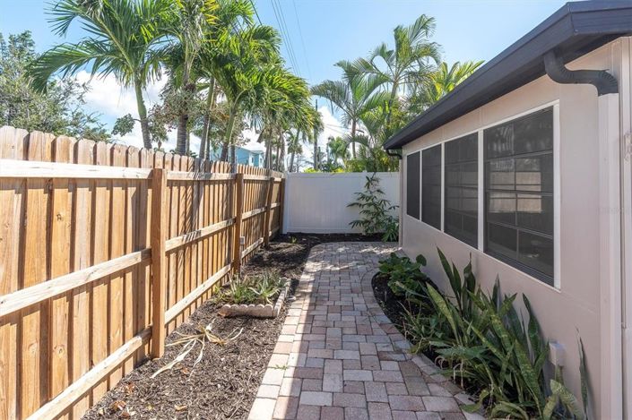 Image No.36-3 Bed Property for sale