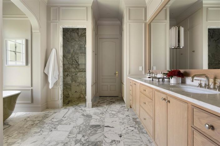 Image No.10-4 Bed Property for sale