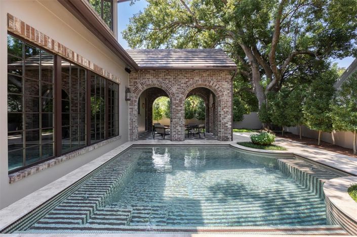 Image No.17-4 Bed Property for sale