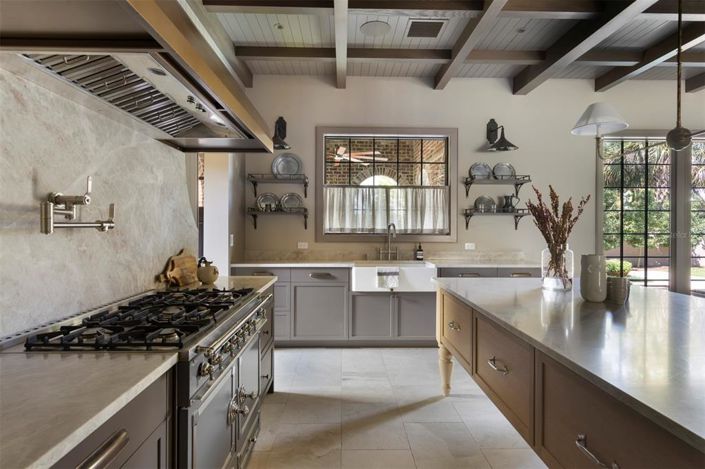 Image No.24-4 Bed Property for sale