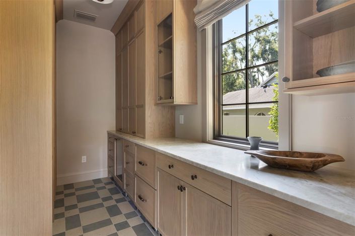 Image No.25-4 Bed Property for sale