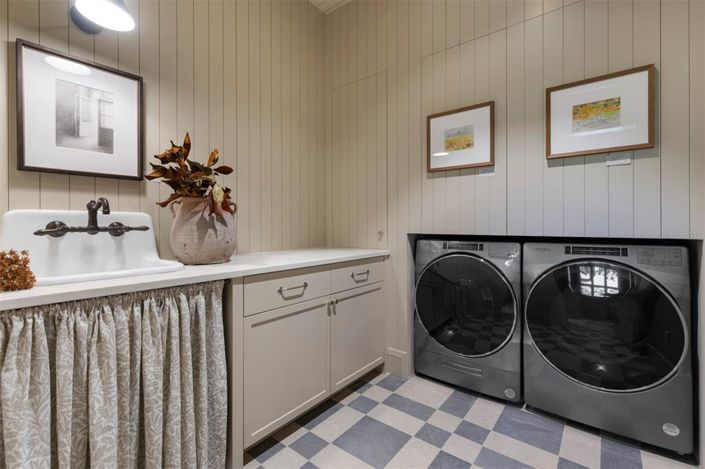 Image No.32-4 Bed Property for sale