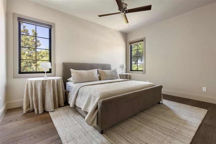 Image No.35-4 Bed Property for sale