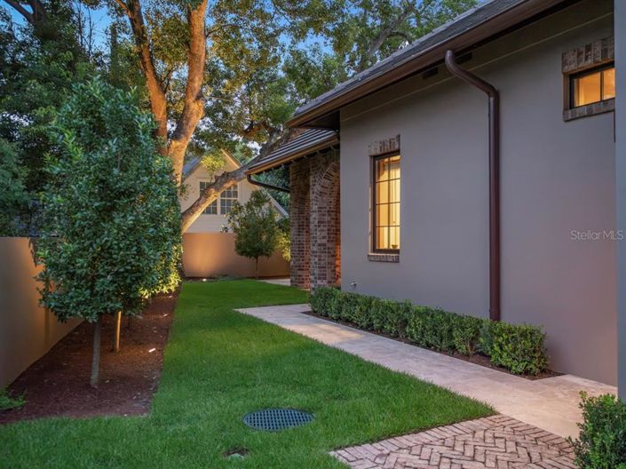 Image No.43-4 Bed Property for sale