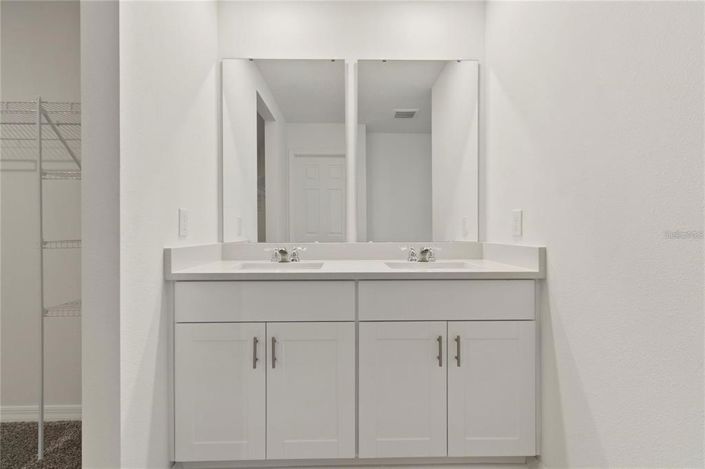 Image No.16-4 Bed Property for sale