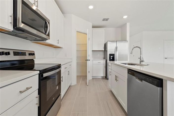 Image No.3-4 Bed Property for sale