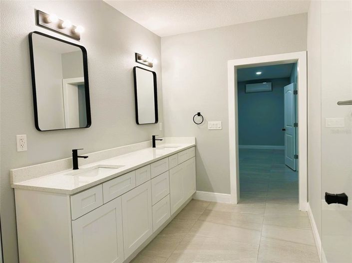 Image No.33-4 Bed Property for sale