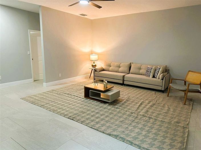 Image No.44-4 Bed Property for sale