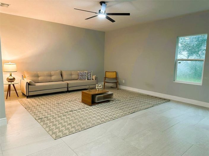 Image No.45-4 Bed Property for sale