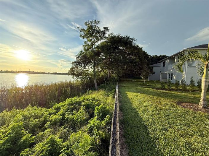 Image No.54-4 Bed Property for sale