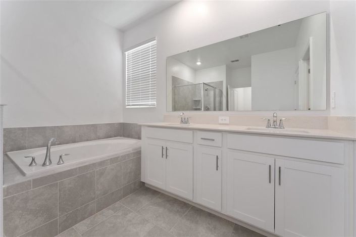 Image No.6-Propriété de 4 chambres à vendre à Davenport