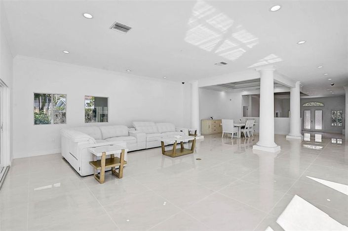 Image No.49-3 Bed Property for sale