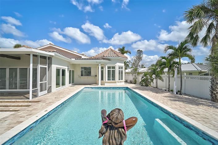 Image No.60-3 Bed Property for sale