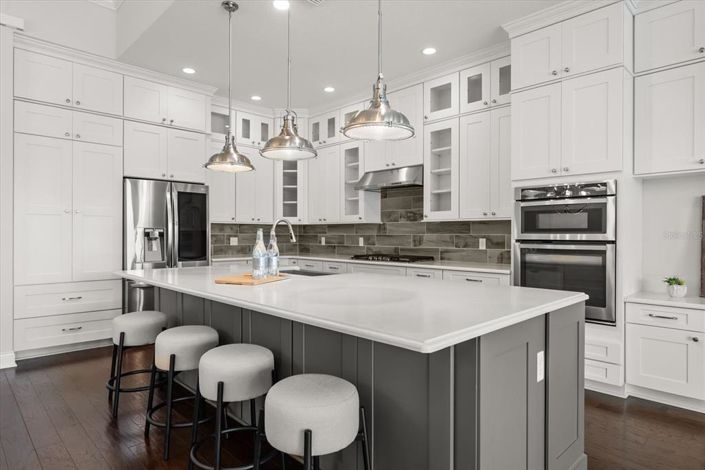 Image No.13-4 Bed Property for sale