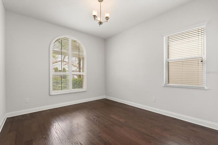 Image No.15-4 Bed Property for sale