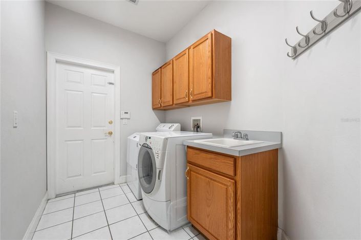 Image No.19-4 Bed Property for sale