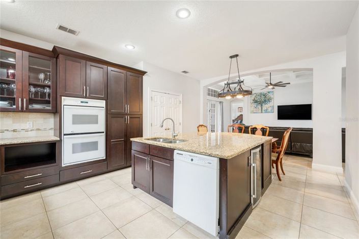 Image No.6-4 Bed Property for sale